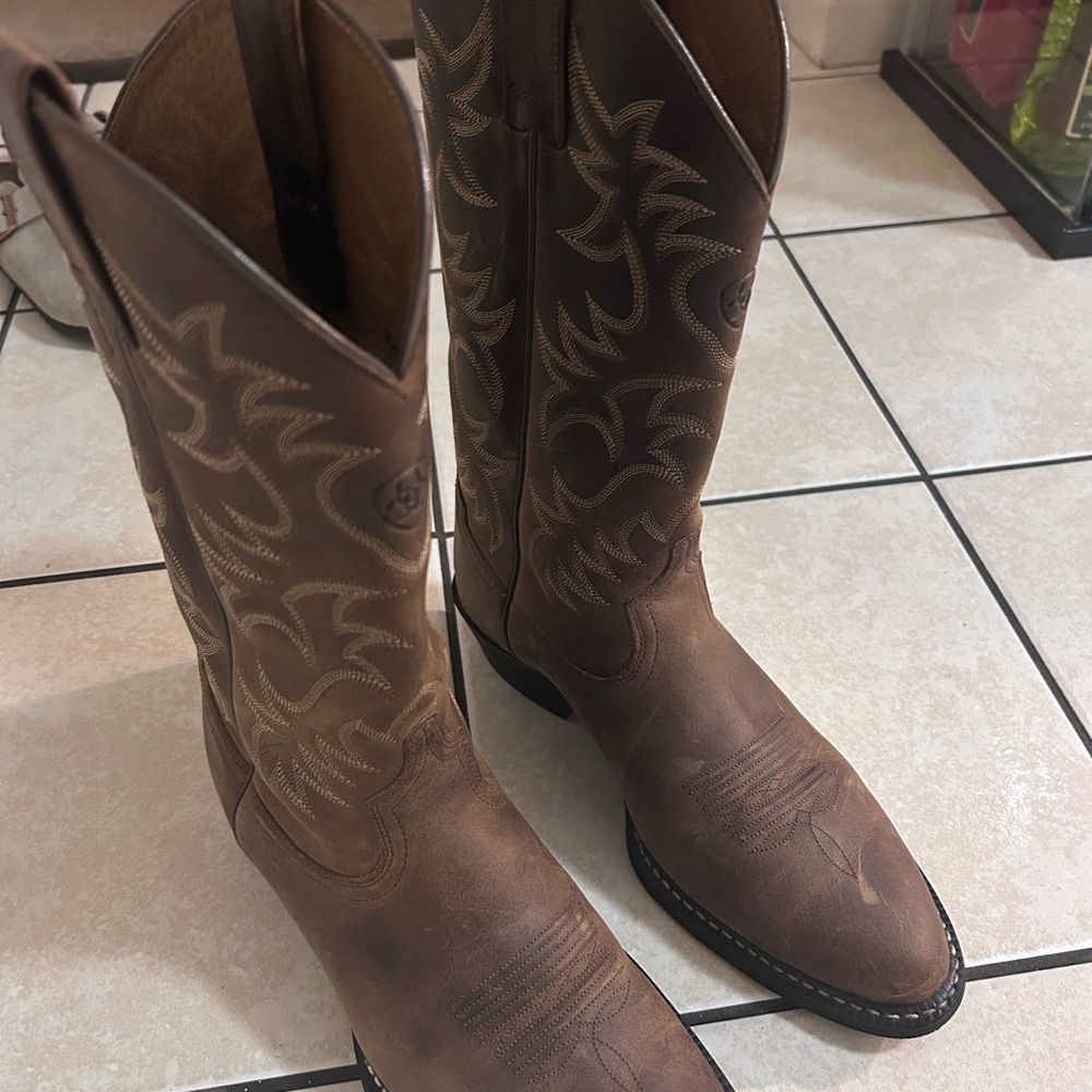 ARIAT Brown Western Cowboy Boots- Like New